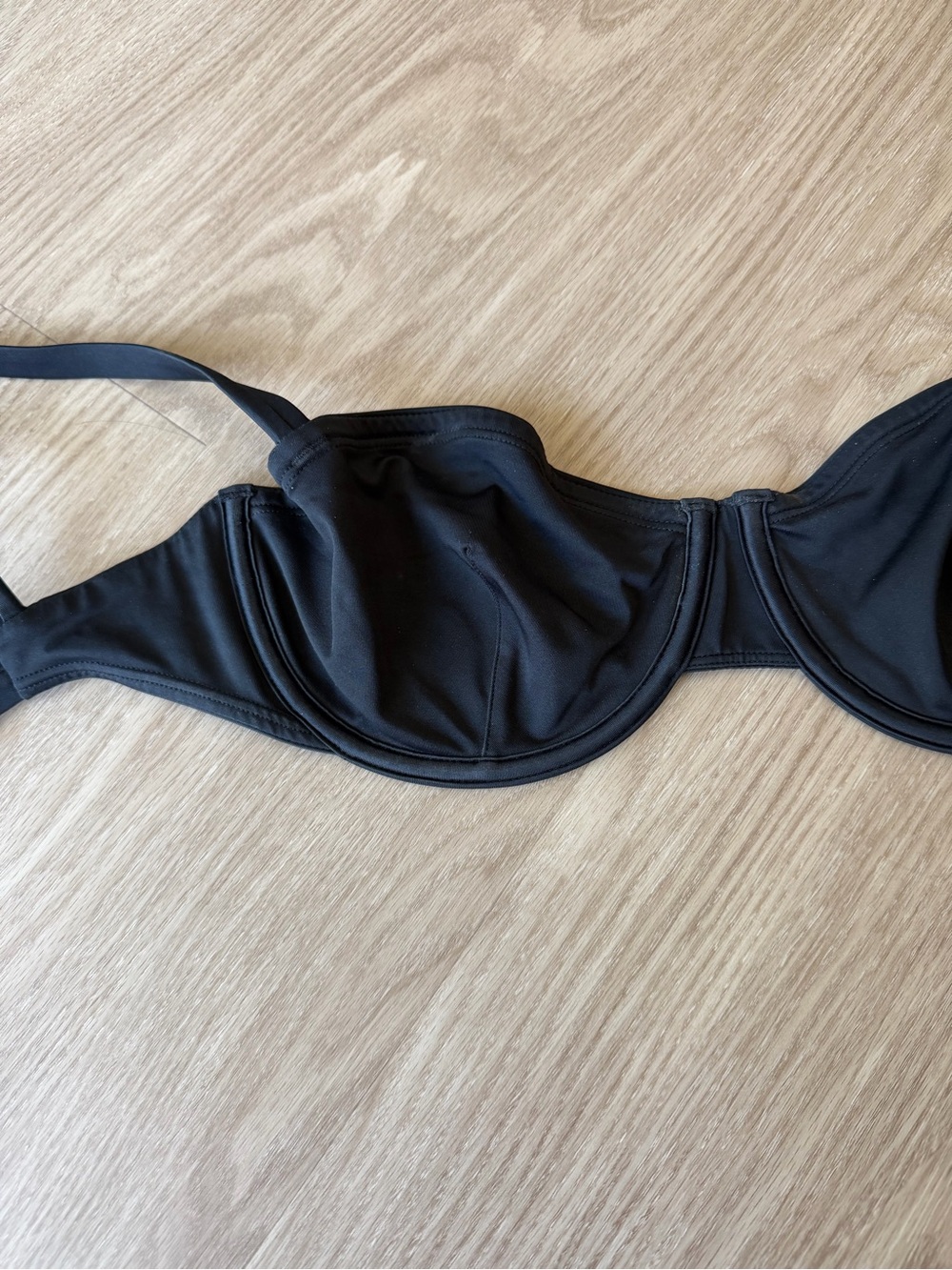CUUP Size 10 Womens Black Unlined Underwire Back Closure Bikini Top - Picture 4 of 4